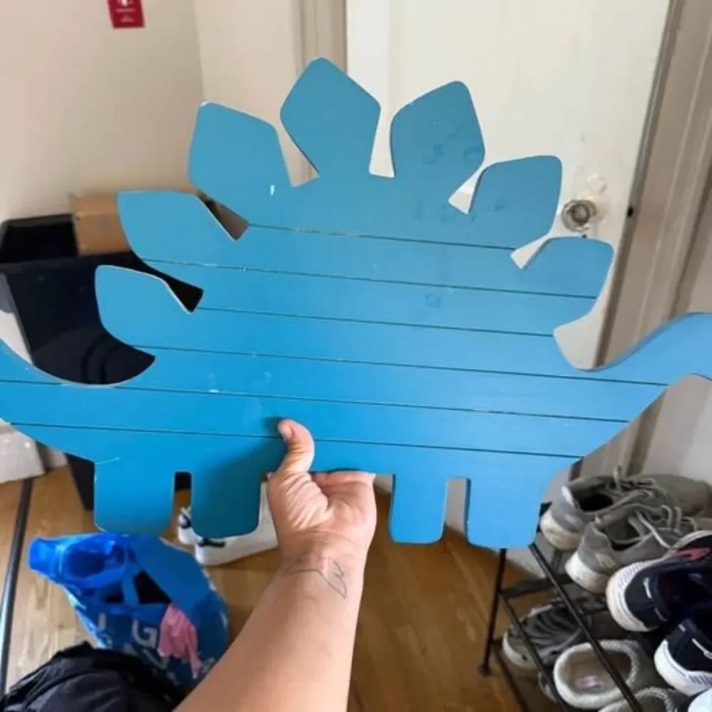 Dino wall decor